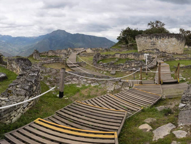 KUELAP FORTRESS & CABLE CARS-imagen 2