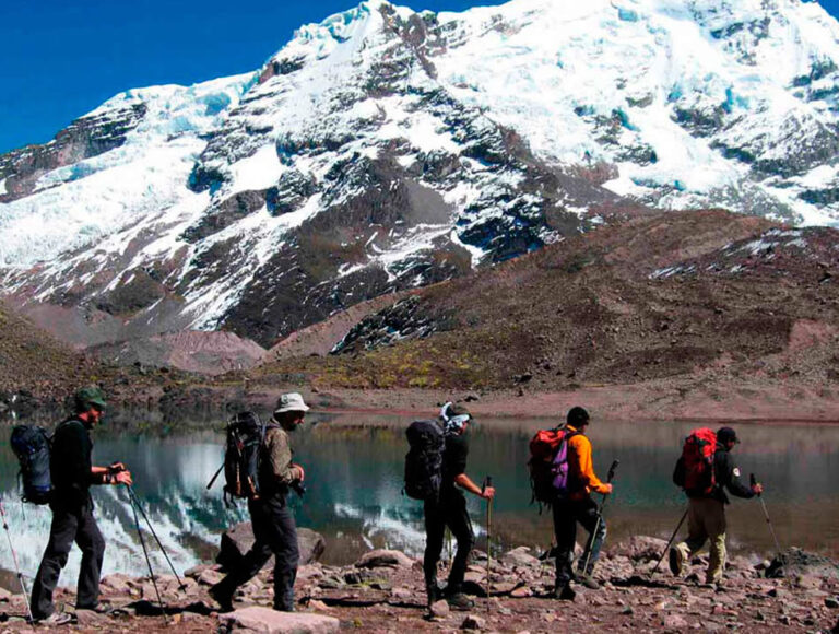 TREKKING TO 7 LAKES OF AUSANGATE -imagen 2